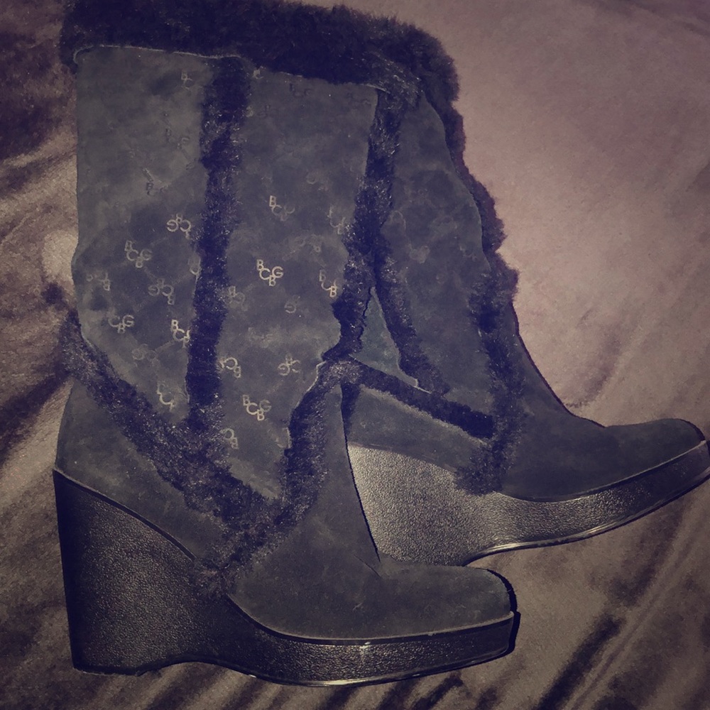 BCBG- furry wedge boots